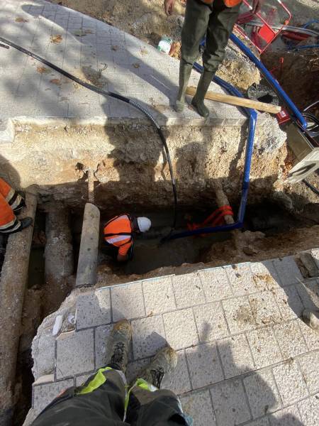 Terrassement par Aspiration pour dégagement des réseaux avec l’équipe Suez à Béziers